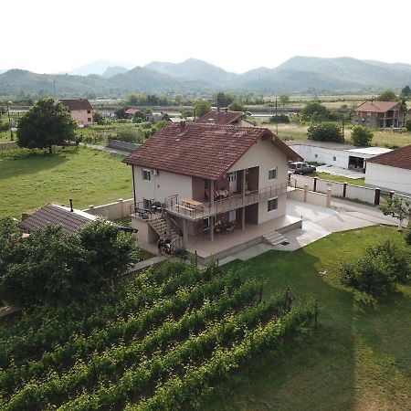 Eko Apartmani Krackovic Golubovci Bagian luar foto