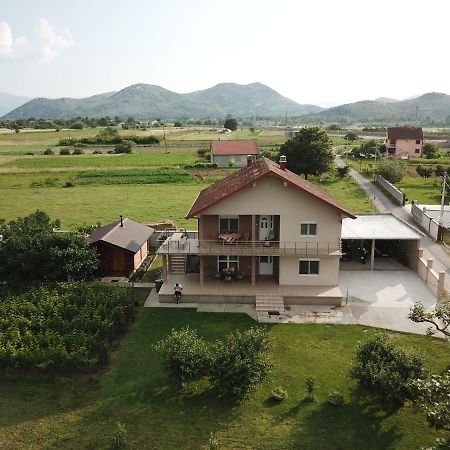 Eko Apartmani Krackovic Golubovci Bagian luar foto