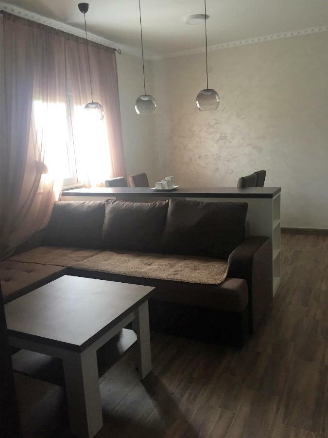 Eko Apartmani Krackovic Golubovci Bagian luar foto