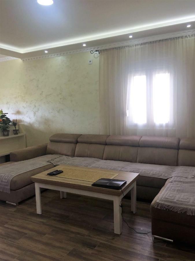 Eko Apartmani Krackovic Golubovci Bagian luar foto