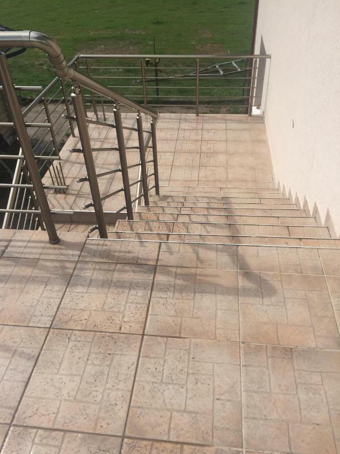 Eko Apartmani Krackovic Golubovci Bagian luar foto