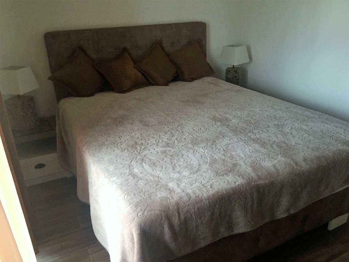 Eko Apartmani Krackovic Golubovci Bagian luar foto