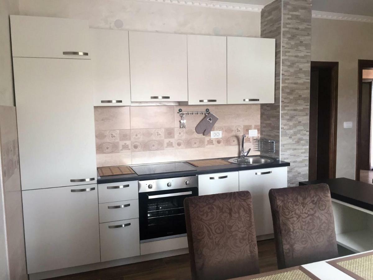 Eko Apartmani Krackovic Golubovci Bagian luar foto