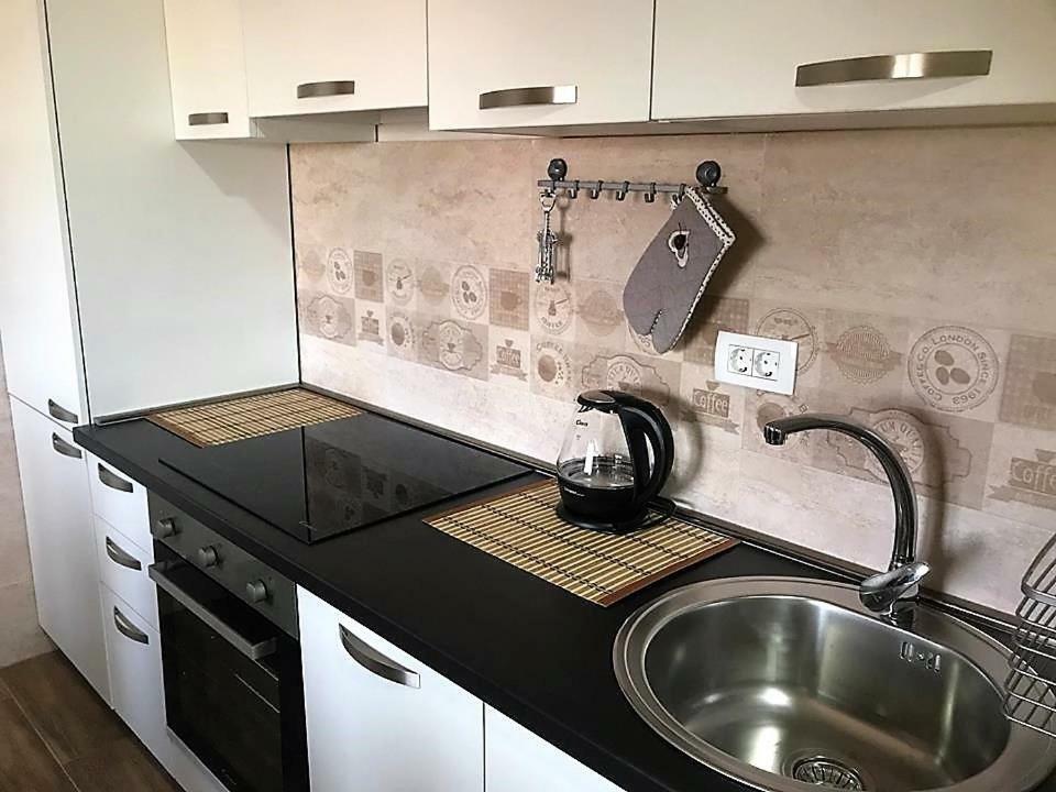 Eko Apartmani Krackovic Golubovci Bagian luar foto